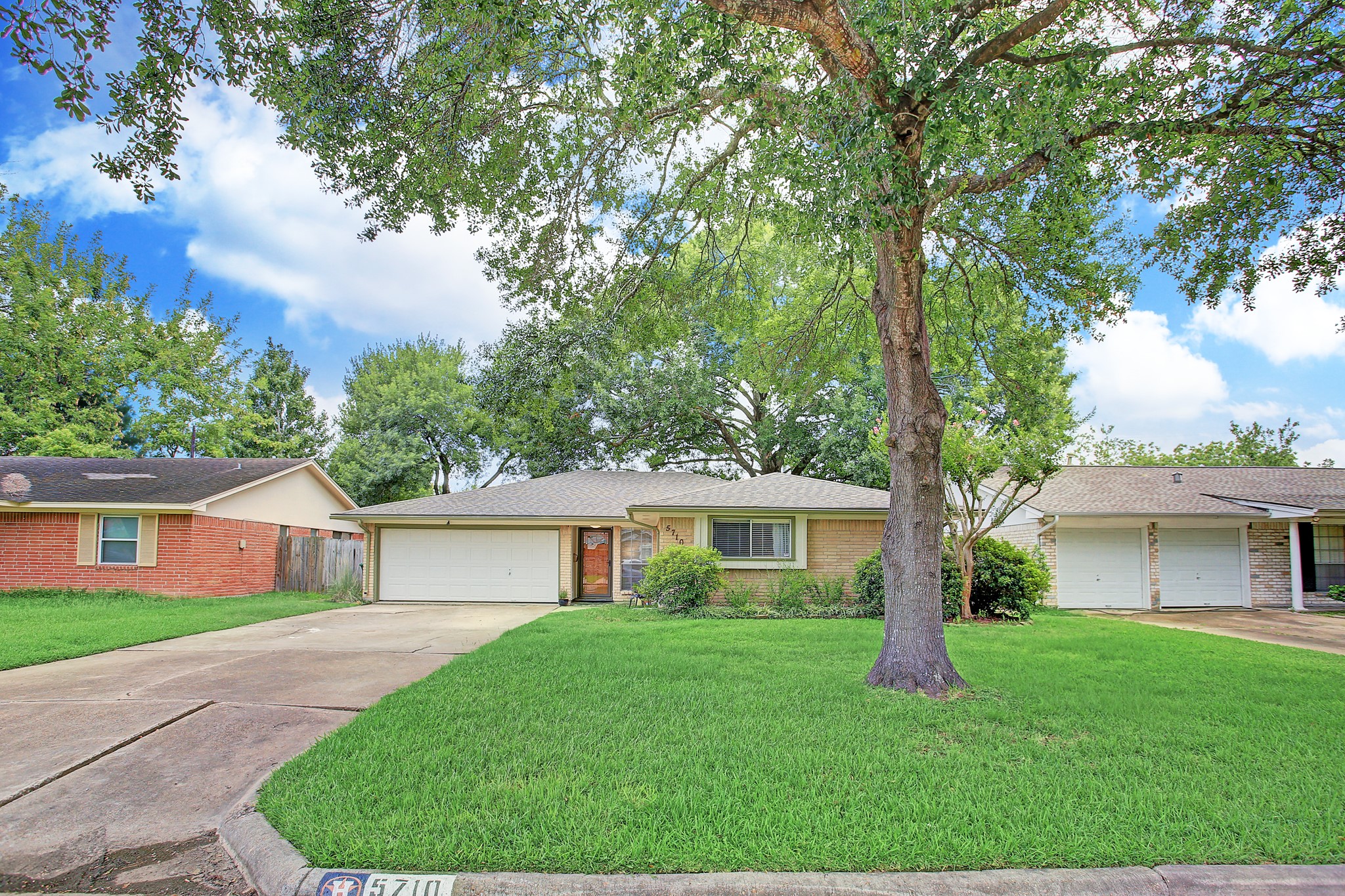 5710 De Lange Lane Houston TX 77092