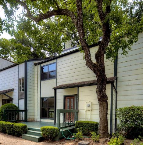 708 Worthshire Street Houston TX 77008