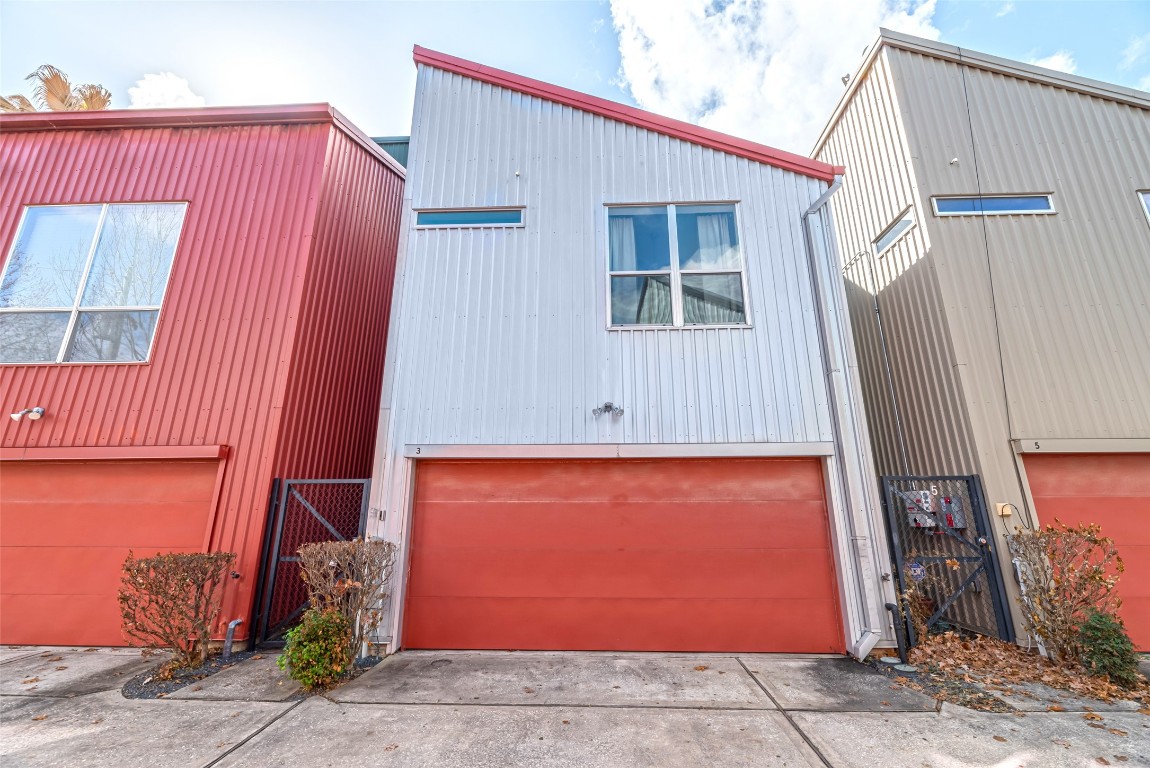 3 N Ennis Street Houston TX 77003