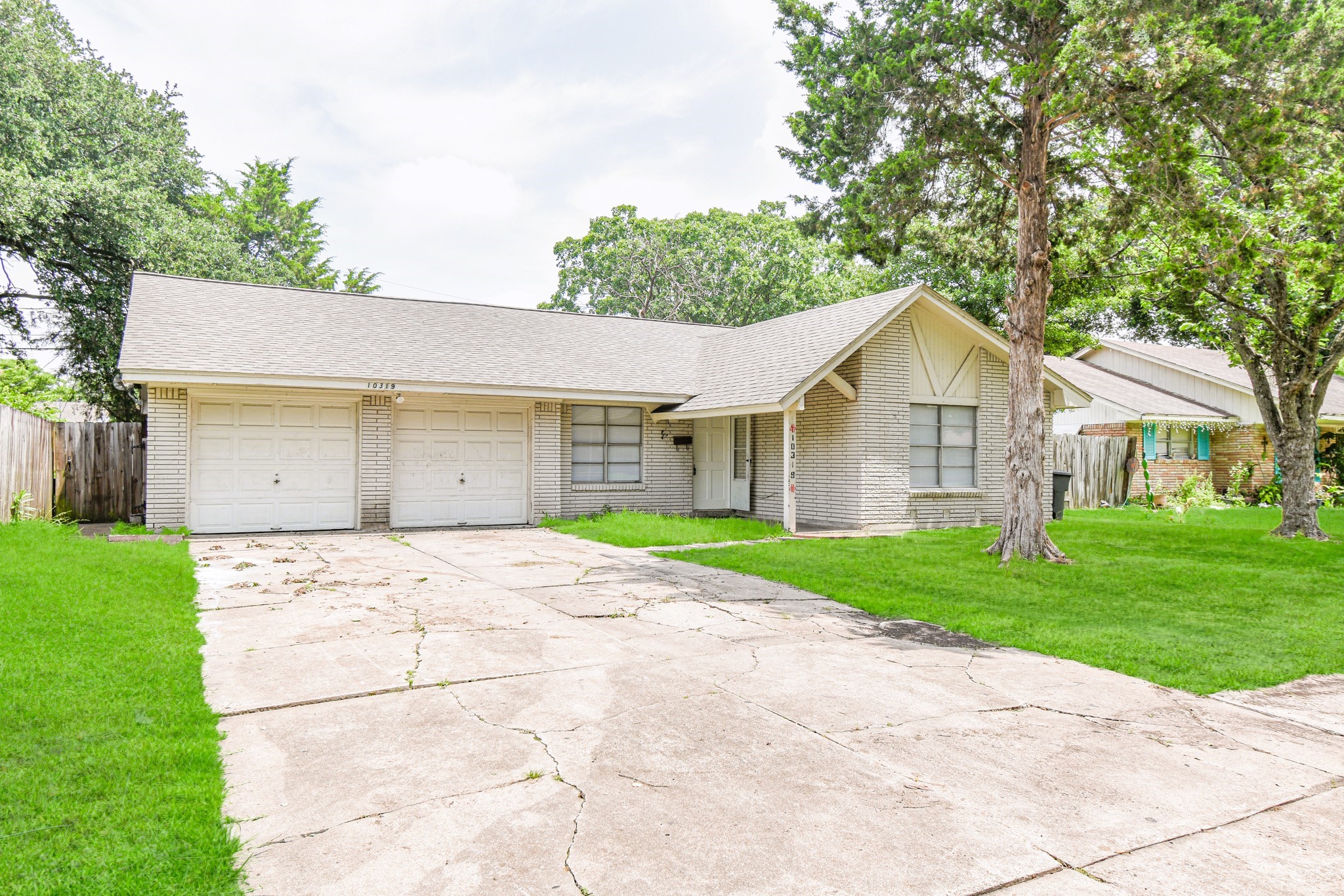 10319 Ney Street Houston TX 77034