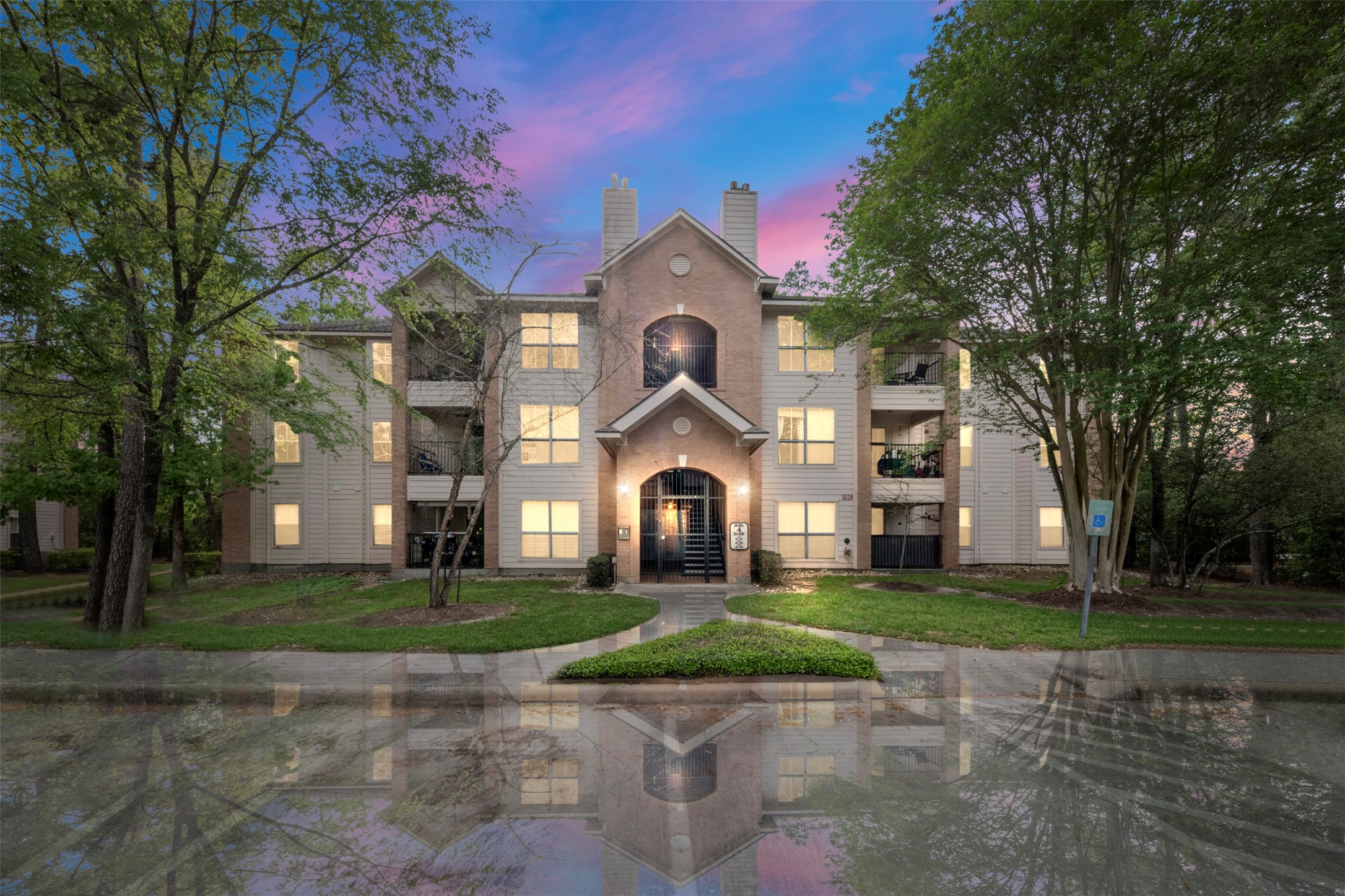 8051 Bay Branch Drive 423 The Woodlands TX 77382