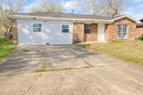 600 W Mimosa Street Angleton TX 77515