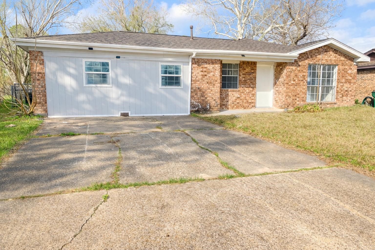 600 W Mimosa Street Angleton TX 77515