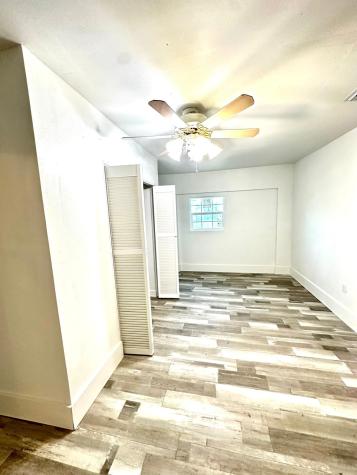 600 W Mimosa Street Angleton TX 77515