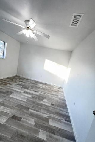 600 W Mimosa Street Angleton TX 77515