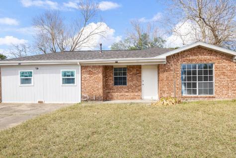 600 W Mimosa Street Angleton TX 77515
