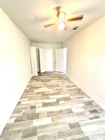 600 W Mimosa Street Angleton TX 77515