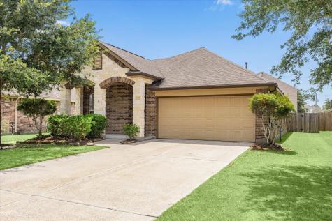 208 Morgan Isle Lane Dickinson TX 77539