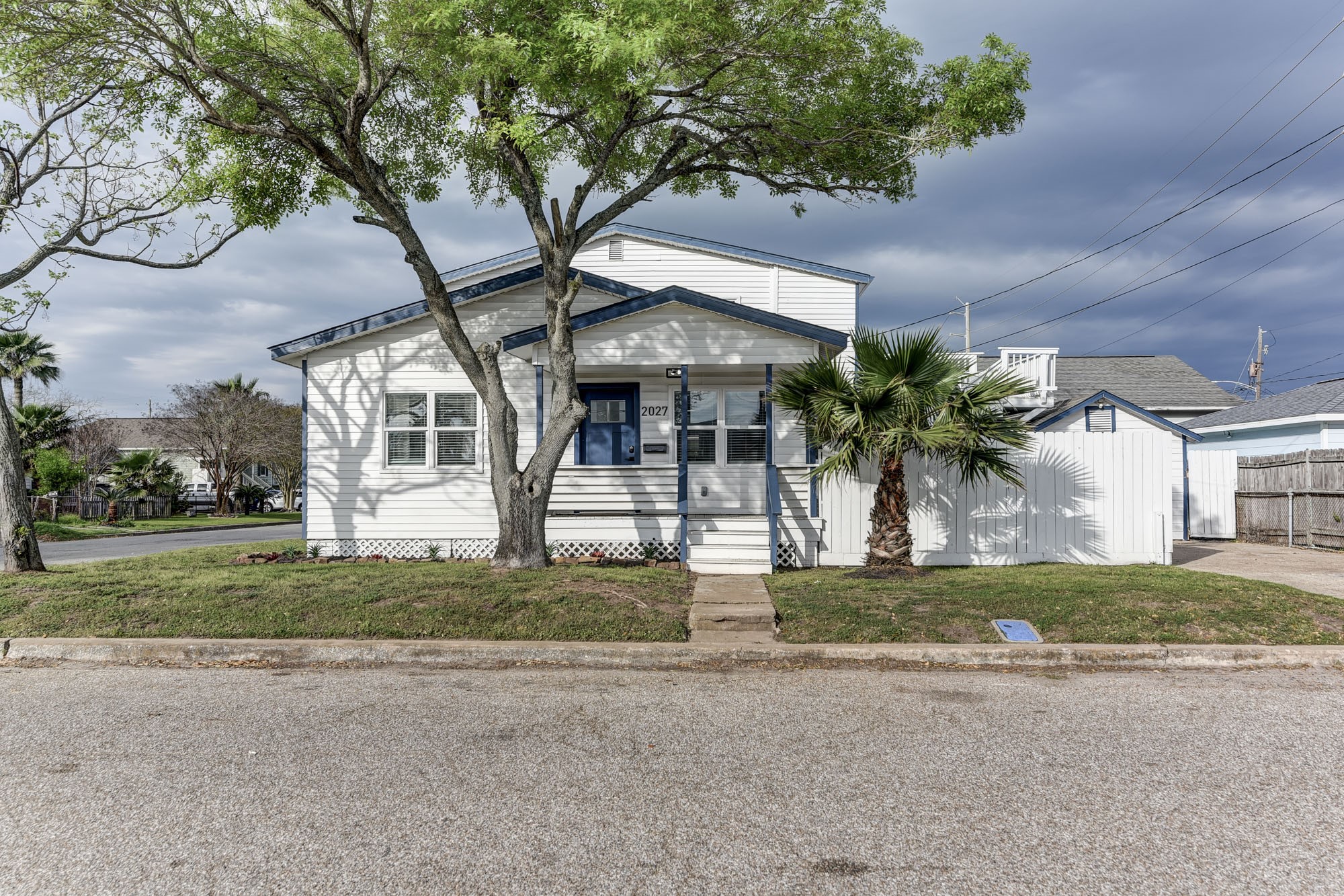 2027 54th Street Galveston TX 77551