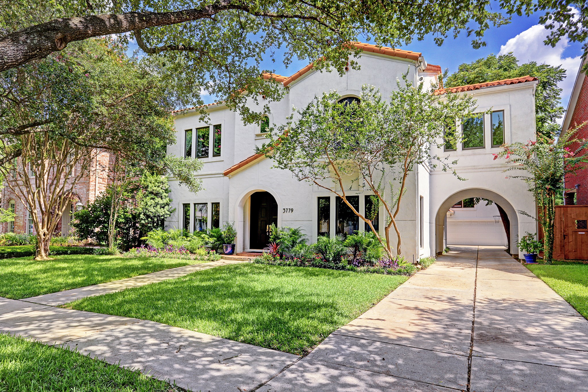 3779 Robinhood Street Houston TX 77005