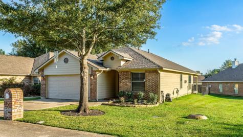 102 Golfview Court Montgomery TX 77356