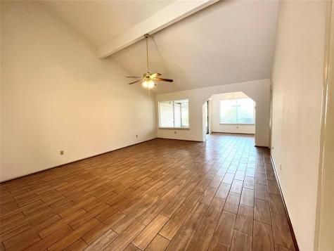 739 E Country Grove Circle Pearland TX 77584