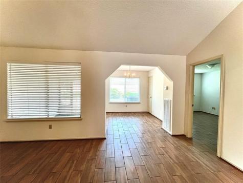 739 E Country Grove Circle Pearland TX 77584