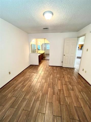 739 E Country Grove Circle Pearland TX 77584
