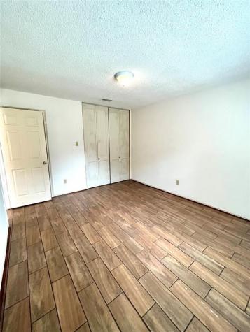 739 E Country Grove Circle Pearland TX 77584