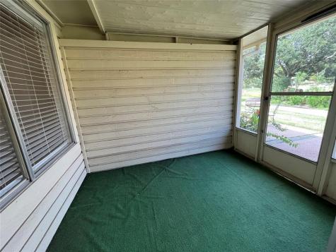 739 E Country Grove Circle Pearland TX 77584