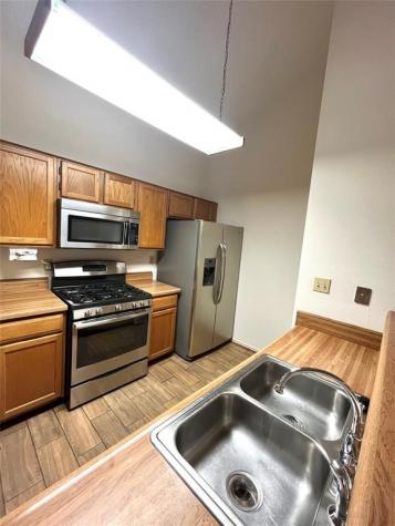 739 E Country Grove Circle Pearland TX 77584