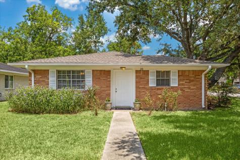 211 Morningside Drive Friendswood TX 77546