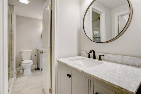 351 Lakeside Lane 102 Houston TX 77058