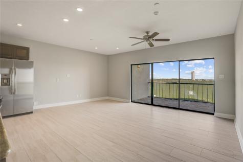 351 Lakeside Lane 102 Houston TX 77058