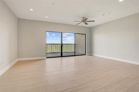 351 Lakeside Lane 102 Houston TX 77058