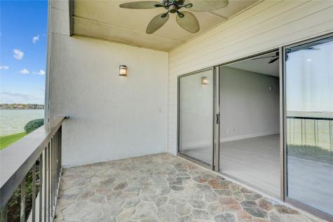 351 Lakeside Lane 102 Houston TX 77058