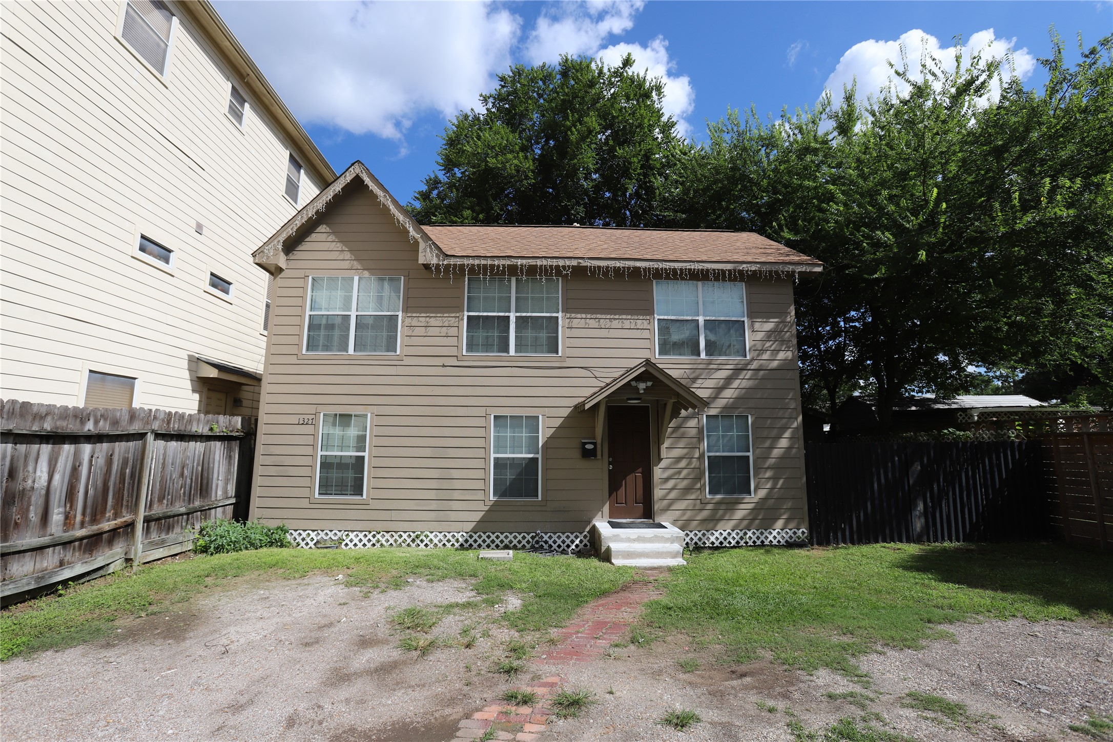 1327 W 21st Street Houston TX 77008