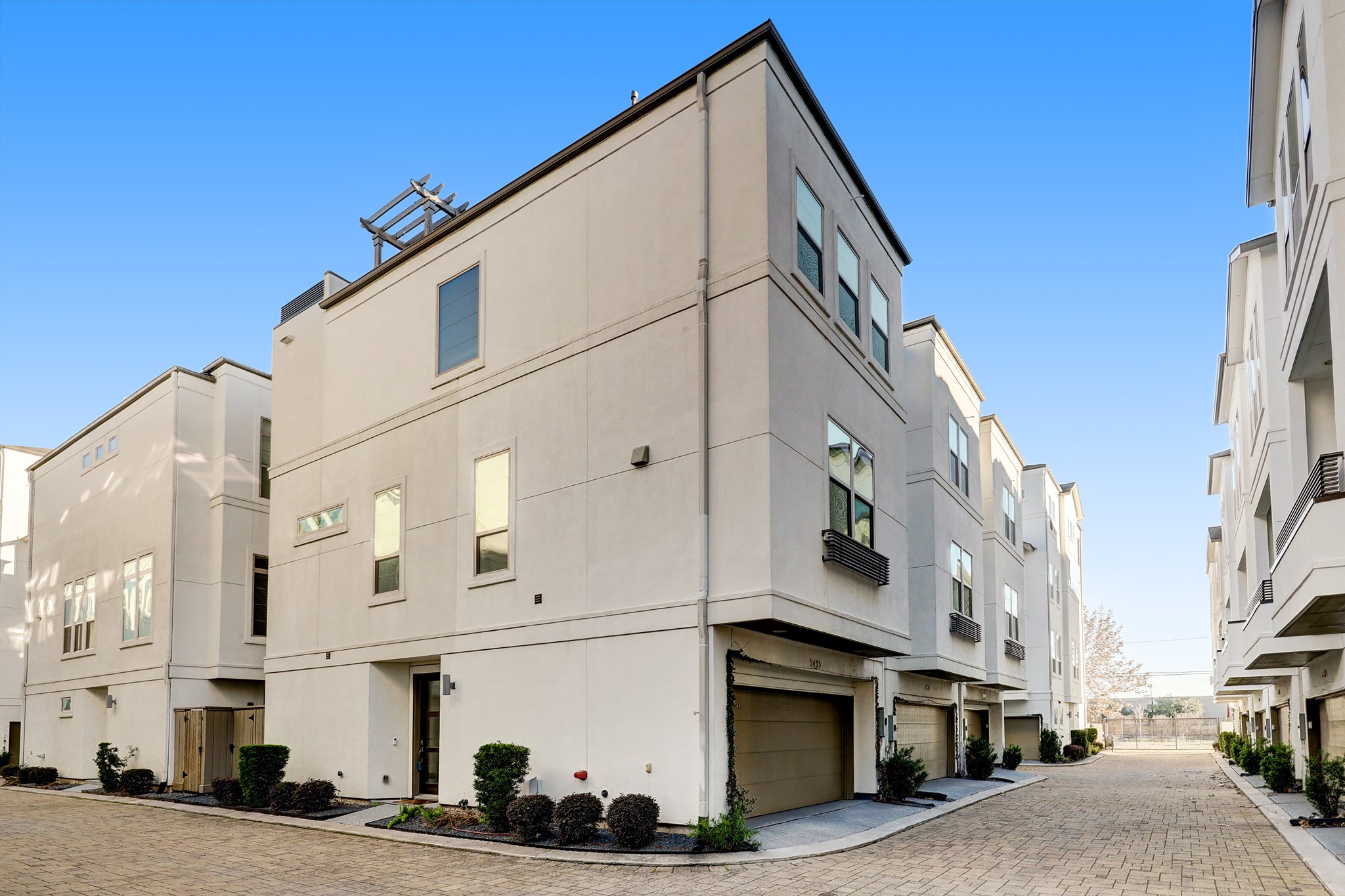 5453 Larkin Street Houston TX 77007
