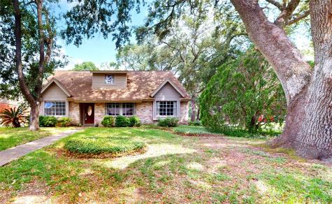5221 Cottonwood Circle Dickinson TX 77539