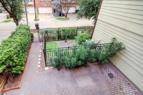 5424 Petty Street B Houston TX 77007
