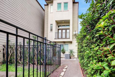 5424 Petty Street B Houston TX 77007