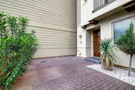 5424 Petty Street B Houston TX 77007