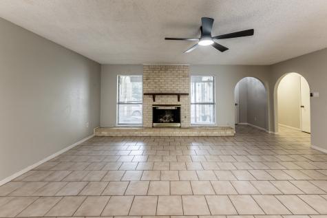 1914 Rosewood Lane Huntsville TX 77340