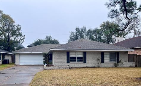 4702 Holly Street Bellaire TX 77401