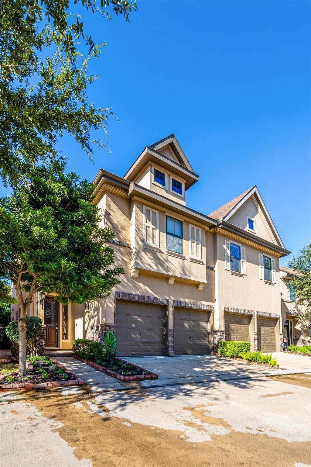 2938 Royal Oaks Crest Houston TX 77082