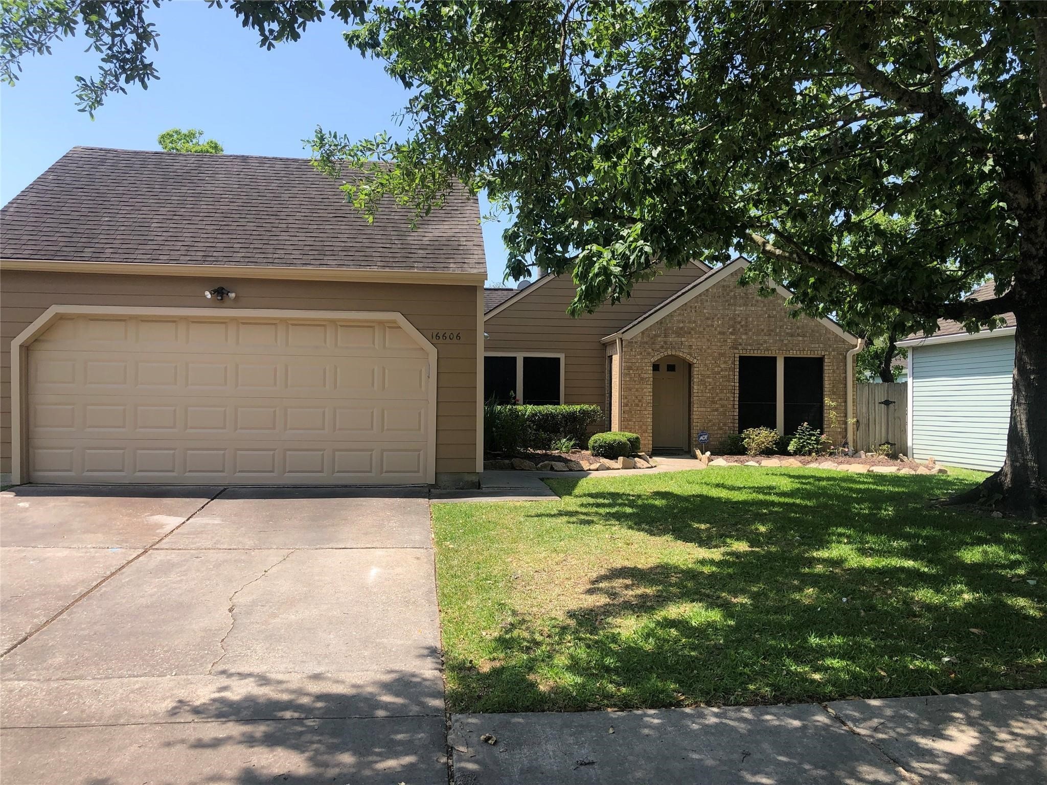 16606 Saturn Lane Houston TX 77062