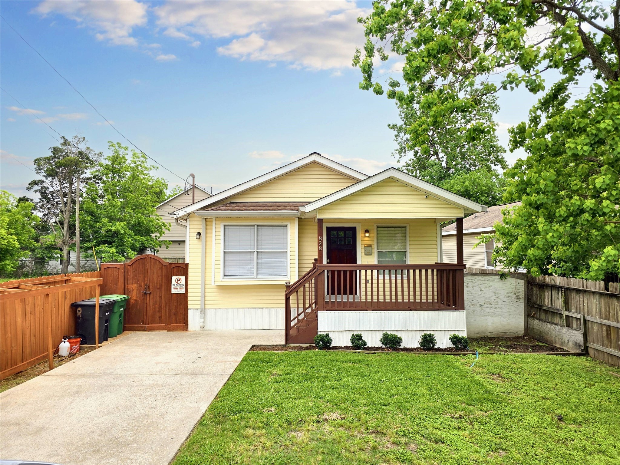 828 E 39th Street Houston TX 77022