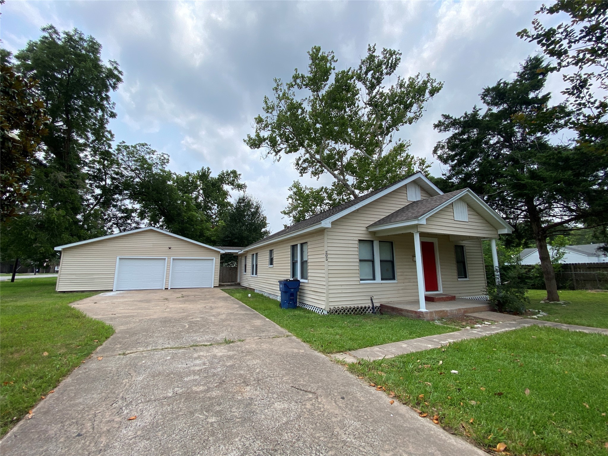 205 N Elm Street Sweeny TX 77480