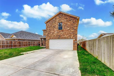 2633 Front Street Fresno TX 77545