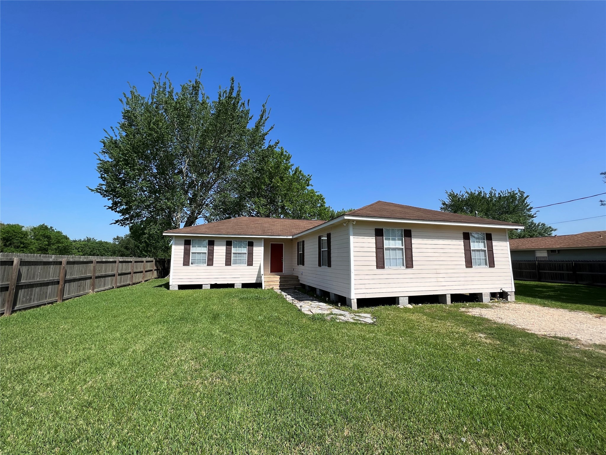 14214 W Valka Street Needville TX 77461