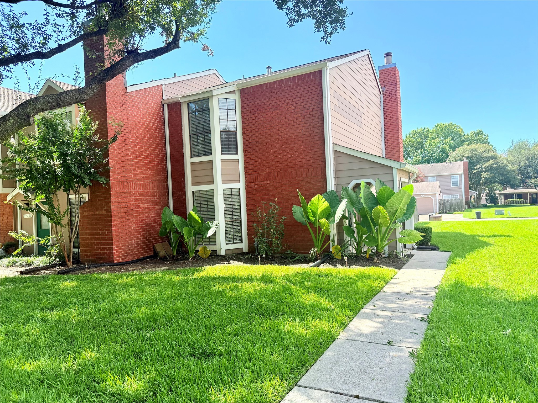 17289 Saturn Lane Houston TX 77058