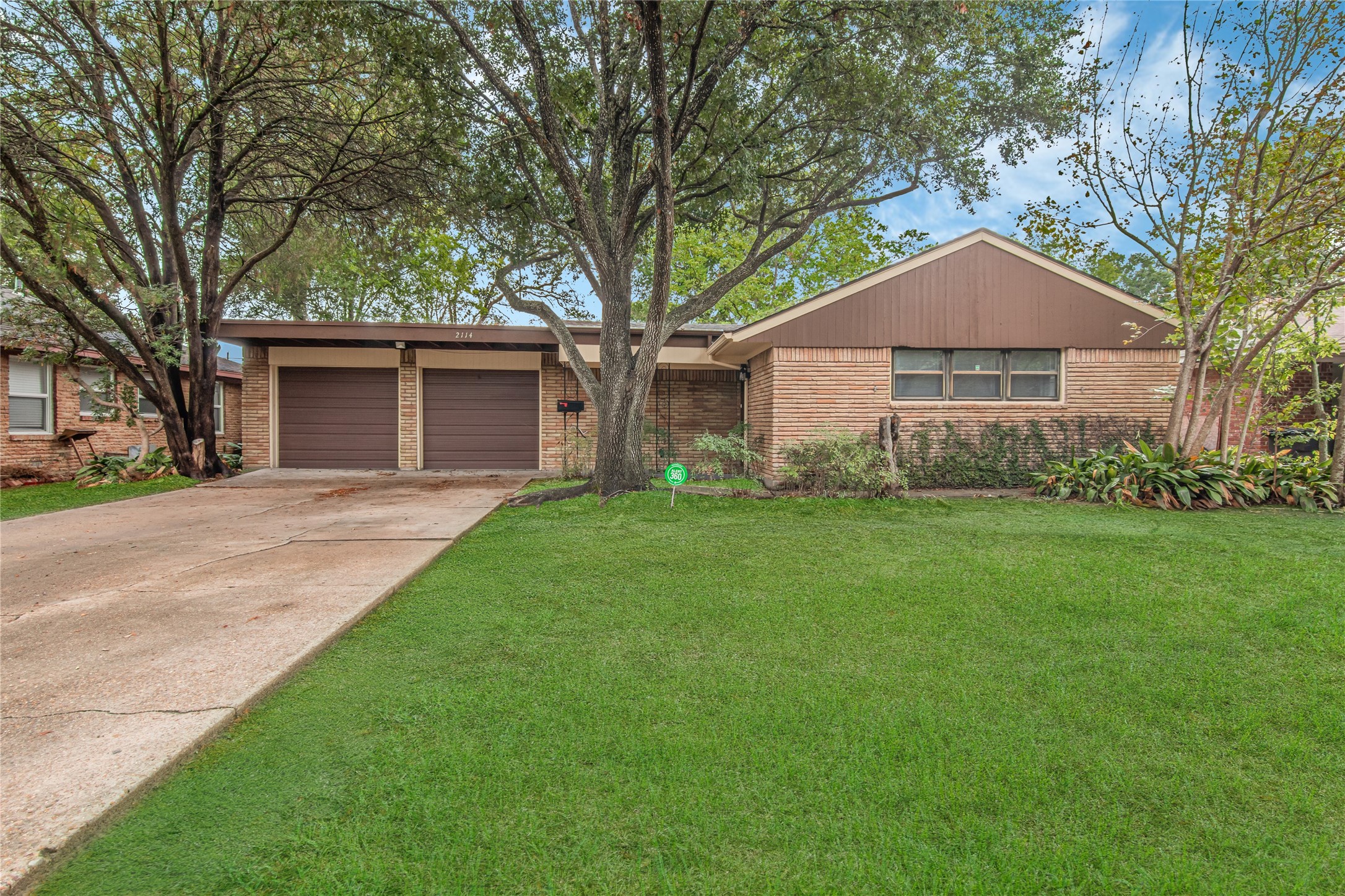2114 Woodvine Drive Houston TX 77055