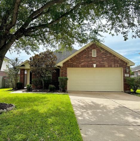 2510 Avalon Lake Lane Pearland TX 77581