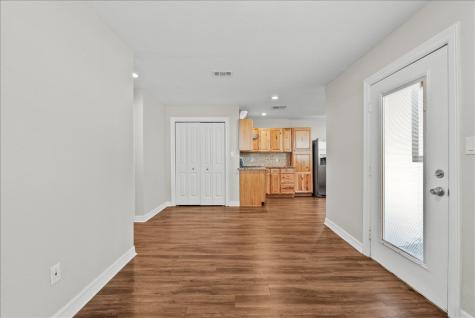 120 N Illinois Avenue League City TX 77573
