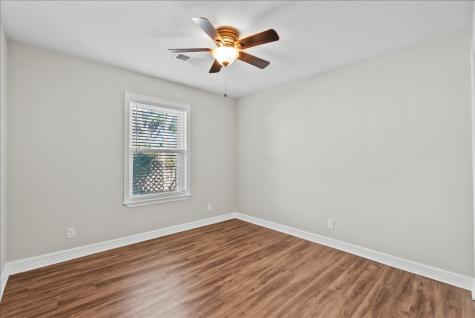 120 N Illinois Avenue League City TX 77573