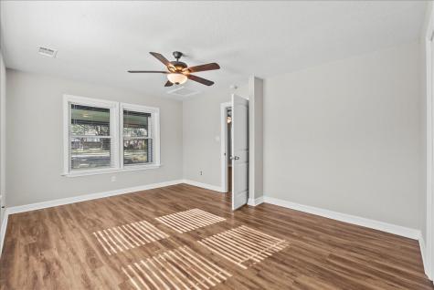 120 N Illinois Avenue League City TX 77573