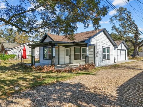 120 N Illinois Avenue League City TX 77573