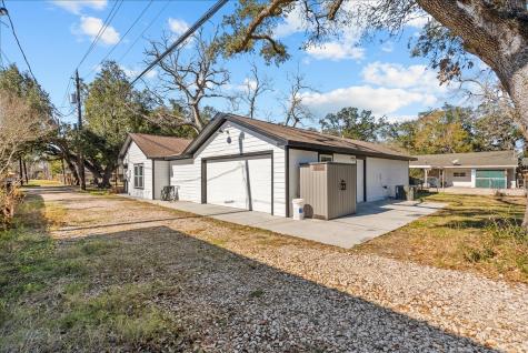 120 N Illinois Avenue League City TX 77573