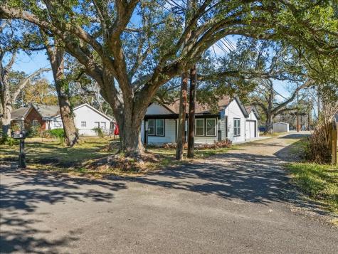 120 N Illinois Avenue League City TX 77573