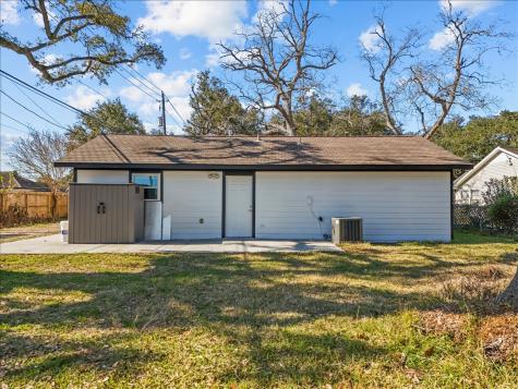 120 N Illinois Avenue League City TX 77573